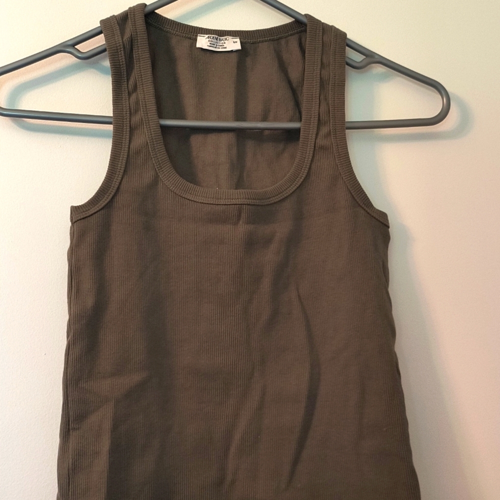 NWOT khaki green crop tank top